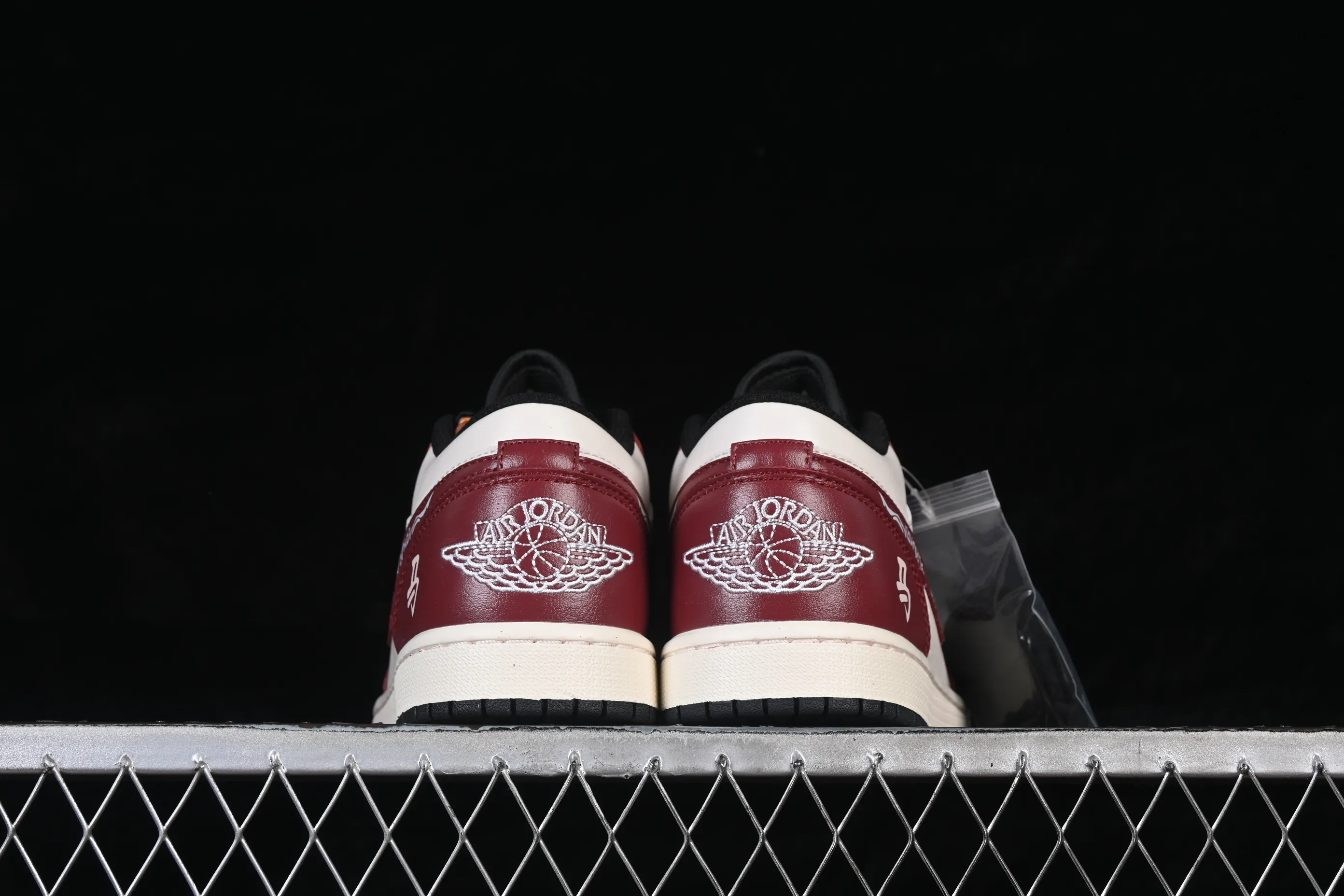 All Categories Air Jordan Jordan Series Basketball Shoes Air Jordan 1 Low Air Jordan 1 Low AJ1 Joe 1 Year of the Horse Limited Low-State Cultural Casual Shoes 553558-040